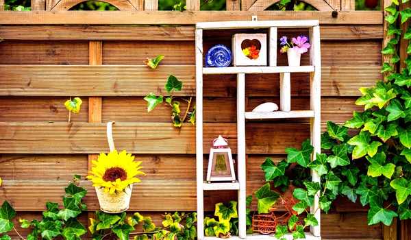 How to decorate a garden