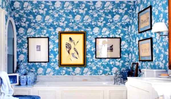 Navy Blue Bathroom Decor Ideas with floral wallpaper