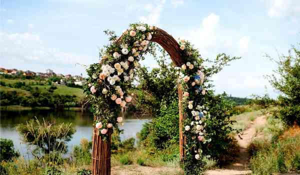 Outdoor Party Decorations on a Budget with garden flower